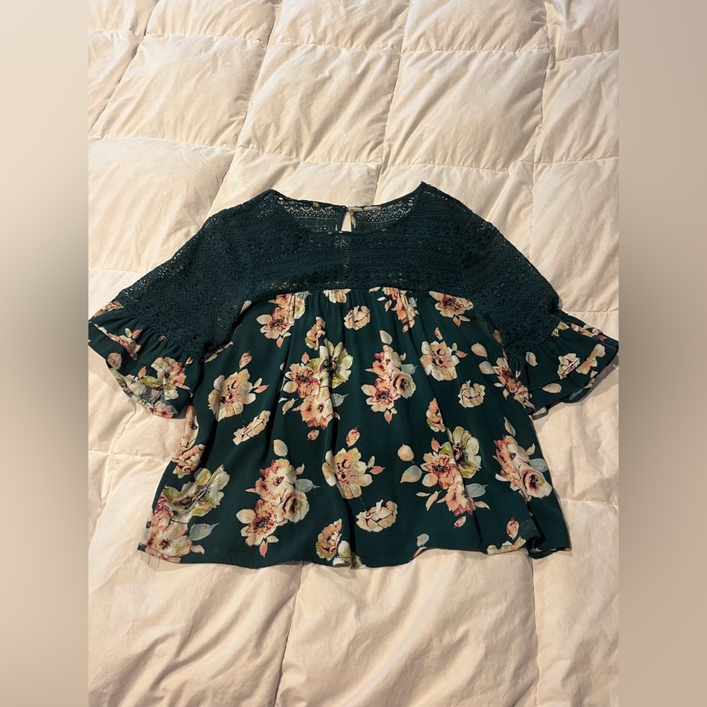 Green & Pink Floral ruffle blouse - Xhilaration Size M